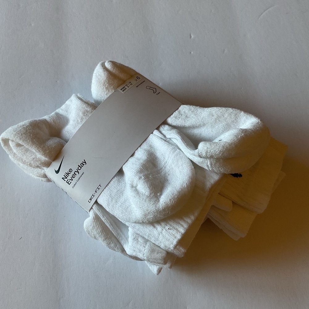 NIKE 6 PAIR EVERYDAY DRI-FIT COTTON BLEND CREW SOCKS WHITE OS NWT